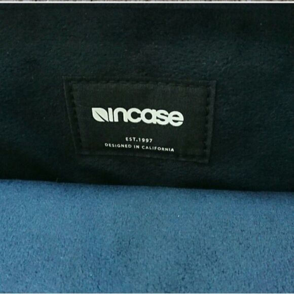 Brand new - Incase Slim Sleeve for MacBook 12 - Picture 4 of 8